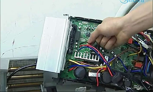 普安美的空调电话是多少